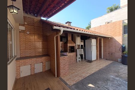 AREA COMUM CHURRASQUEIRA de casa de condomínio para alugar com 2 quartos, 70m² em Condomínio Porto Seguro, Rio das Ostras