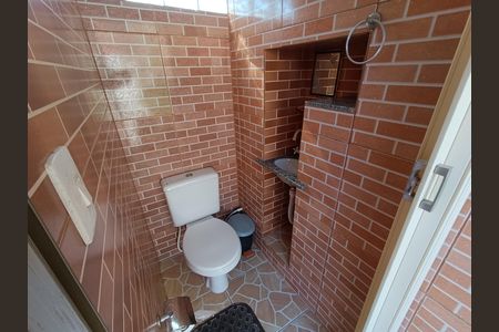 AREA COMUM BANHEIRO de casa de condomínio para alugar com 2 quartos, 70m² em Condomínio Porto Seguro, Rio das Ostras