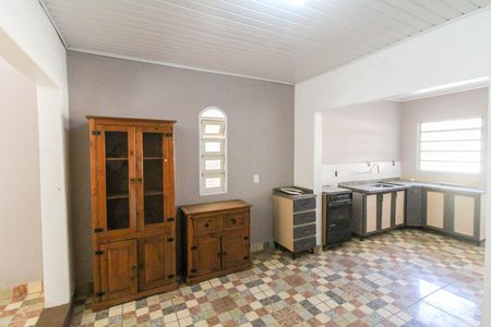 Casa para alugar com 128m², 3 quartos e 5 vagas Casa para alugar com 128m², 3 quartos e 5 vagasSala