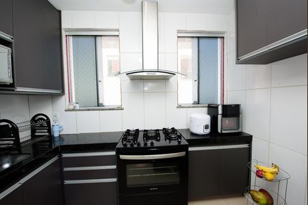 Apartamento à venda com 48m², 2 quartos e 1 vaga Apartamento à venda com 48m², 2 quartos e 1 vagaCozinha