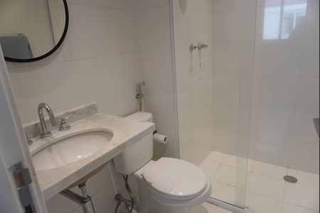Banheiro da Suíte de apartamento para alugar com 1 quarto, 60m² em Centro Empresarial Tamboré, Santana de Parnaíba