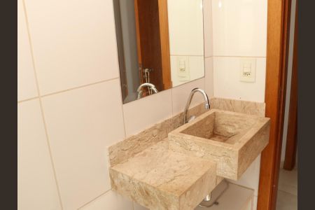 Apartamento para alugar com 67m², 2 quartos e 2 vagas Apartamento para alugar com 67m², 2 quartos e 2 vagasBanheiro