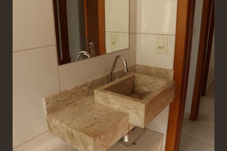 Apartamento para alugar com 67m², 2 quartos e 2 vagas Apartamento para alugar com 67m², 2 quartos e 2 vagasBanheiro