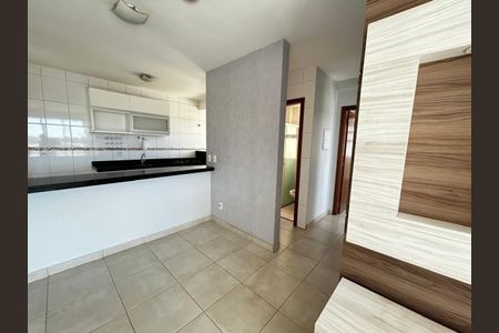 Sala de apartamento para alugar com 2 quartos, 67m² em Chácaras Alto da Glória, Goiânia