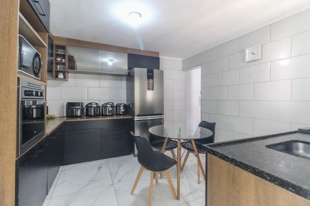 Casa à venda com 100m², 3 quartos e 1 vaga Casa à venda com 100m², 3 quartos e 1 vagaCozinha