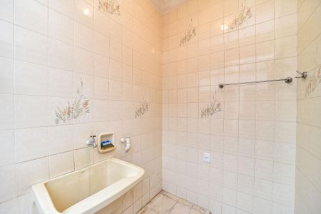 Área de Serviço de casa à venda com 2 quartos, 558m² em Chácara das Pedras, Porto Alegre