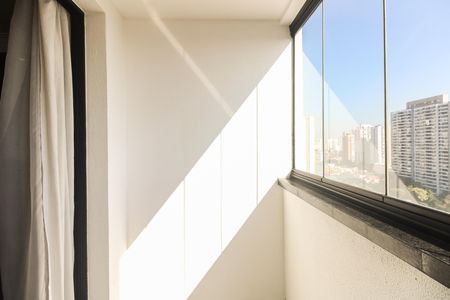 Varanda  de apartamento à venda com 3 quartos, 61m² em Maranhão, São Paulo