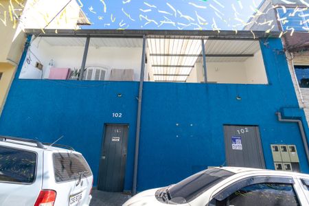 Fachada de casa para alugar com 1 quarto, 45m² em Vila Imperio, São Paulo