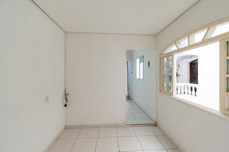 Casa para alugar com 45m², 1 quarto e sem vaga Casa para alugar com 45m², 1 quarto e sem vagaSala