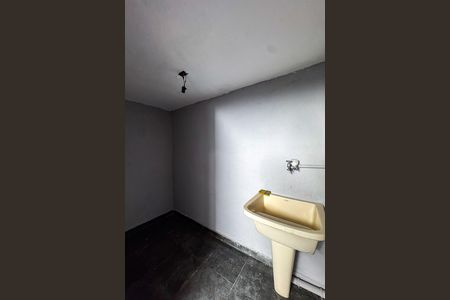 Área de Serviço de casa para alugar com 2 quartos, 100m² em Vila Bertioga, São Paulo