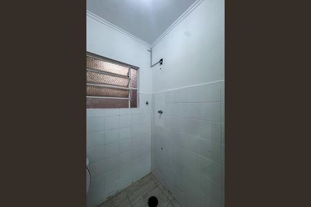 Banheiro de casa para alugar com 2 quartos, 100m² em Vila Bertioga, São Paulo