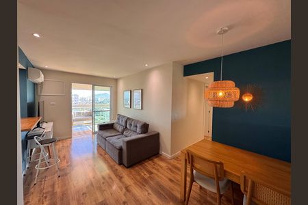 Sala de apartamento para alugar com 2 quartos, 69m² em Recreio dos Bandeirantes, Rio de Janeiro