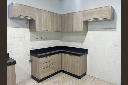 Casa para alugar com 3 quartos, 100m² em Parque dos Bancarios, São Paulo