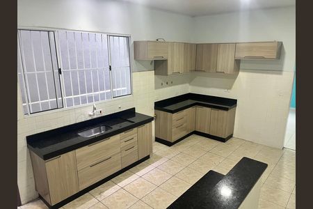 Casa para alugar com 3 quartos, 100m² em Parque dos Bancarios, São Paulo