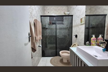Casa à venda com 300m², 4 quartos e 5 vagas Casa à venda com 300m², 4 quartos e 5 vagasBanheiro