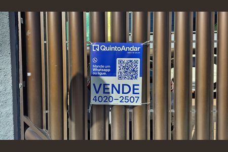 Casa à venda com 300m², 4 quartos e 5 vagas Casa à venda com 300m², 4 quartos e 5 vagasPlaca