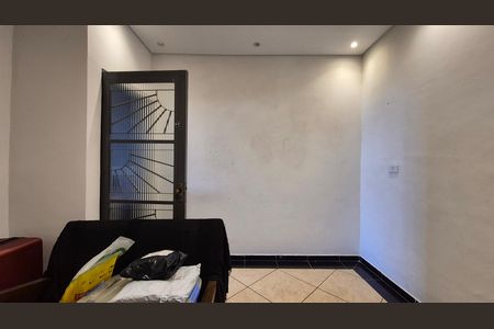 Casa à venda com 300m², 4 quartos e 5 vagas Casa à venda com 300m², 4 quartos e 5 vagasSala - Fundos