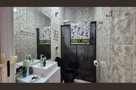 Banheiro de casa à venda com 4 quartos, 300m² em Vila Cecilia Maria, Santo André