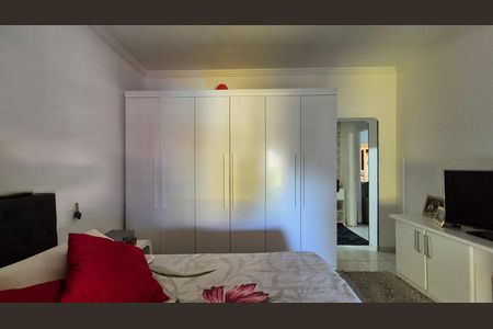 Casa à venda com 300m², 4 quartos e 5 vagas Casa à venda com 300m², 4 quartos e 5 vagasQuarto 2