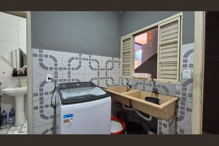 Casa à venda com 300m², 4 quartos e 5 vagas Casa à venda com 300m², 4 quartos e 5 vagasLavanderia