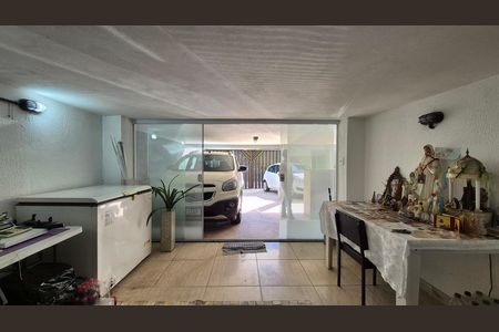 Casa à venda com 300m², 4 quartos e 5 vagas Casa à venda com 300m², 4 quartos e 5 vagasEscritorio - Garagem