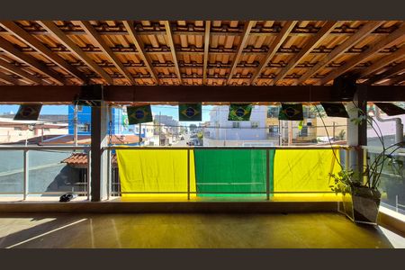 Varanda de casa à venda com 4 quartos, 300m² em Vila Cecilia Maria, Santo André