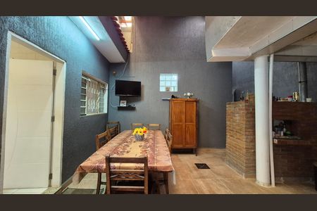 Area externa de casa à venda com 4 quartos, 300m² em Vila Cecilia Maria, Santo André
