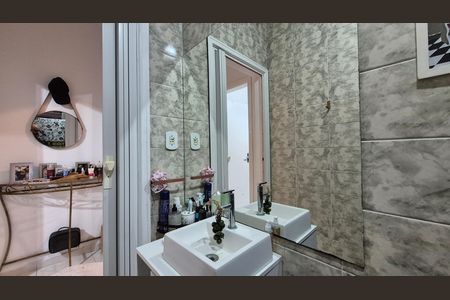 Casa à venda com 300m², 4 quartos e 5 vagas Casa à venda com 300m², 4 quartos e 5 vagasBanheiro
