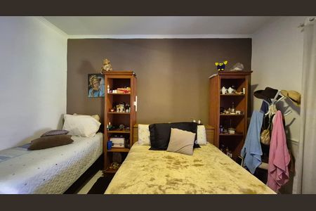 Casa à venda com 300m², 4 quartos e 5 vagas Casa à venda com 300m², 4 quartos e 5 vagasQuarto