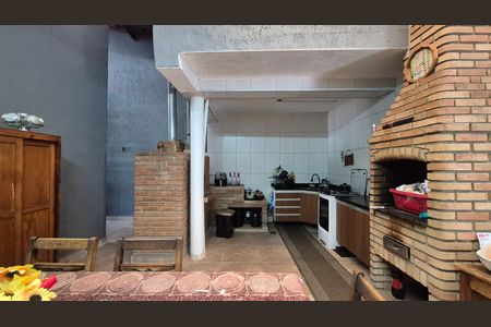Casa à venda com 300m², 4 quartos e 5 vagas Casa à venda com 300m², 4 quartos e 5 vagasArea externa