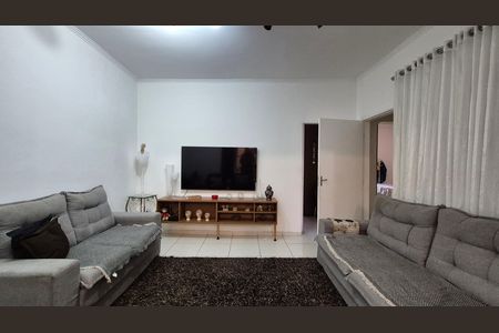 Sala de casa à venda com 4 quartos, 300m² em Vila Cecilia Maria, Santo André