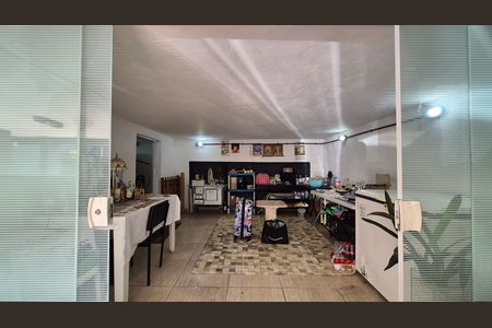 Casa à venda com 300m², 4 quartos e 5 vagas Casa à venda com 300m², 4 quartos e 5 vagasEscritorio - Garagem