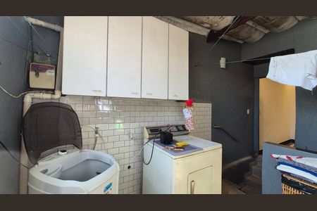 Casa à venda com 300m², 4 quartos e 5 vagas Casa à venda com 300m², 4 quartos e 5 vagasArea de serviço - Fundos