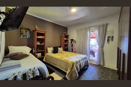 Casa à venda com 300m², 4 quartos e 5 vagas Casa à venda com 300m², 4 quartos e 5 vagasQuarto