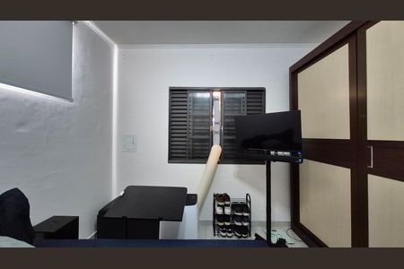 Casa à venda com 300m², 4 quartos e 5 vagas Casa à venda com 300m², 4 quartos e 5 vagasQuarto - Fundos