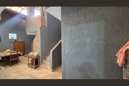 Casa à venda com 300m², 4 quartos e 5 vagas Casa à venda com 300m², 4 quartos e 5 vagasVista