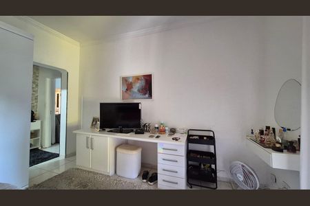 Casa à venda com 300m², 4 quartos e 5 vagas Casa à venda com 300m², 4 quartos e 5 vagasQuarto 2