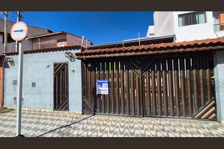 Fachada de casa à venda com 4 quartos, 300m² em Vila Cecilia Maria, Santo André