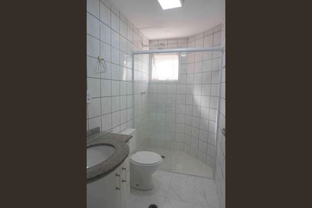 Banheiro da Suite de apartamento para alugar com 2 quartos, 80m² em Alphaville, Santana de Parnaíba