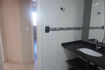 Banheiro de apartamento para alugar com 2 quartos, 80m² em Alphaville, Santana de Parnaíba