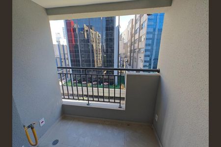 Apartamento à venda com 27m², 1 quarto e sem vaga Apartamento à venda com 27m², 1 quarto e sem vagaVaranda