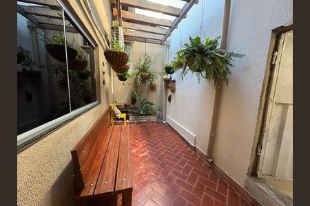 Casa à venda com 333m², 4 quartos e 5 vagas Casa à venda com 333m², 4 quartos e 5 vagasJardim