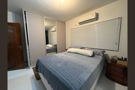 Casa à venda com 333m², 4 quartos e 5 vagas Casa à venda com 333m², 4 quartos e 5 vagasSuite 1