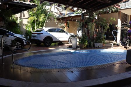 Casa à venda com 333m², 4 quartos e 5 vagasPiscina