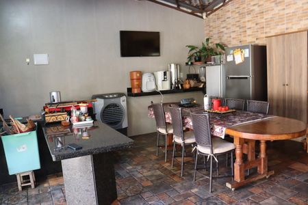 Casa à venda com 333m², 4 quartos e 5 vagasPiscina