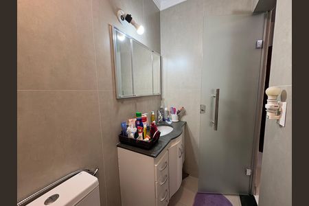 Casa à venda com 333m², 4 quartos e 5 vagas Casa à venda com 333m², 4 quartos e 5 vagasBanheiro da Suíte 1