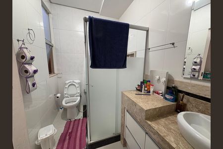Casa à venda com 333m², 4 quartos e 5 vagas Casa à venda com 333m², 4 quartos e 5 vagasBanheiro da Suíte 2