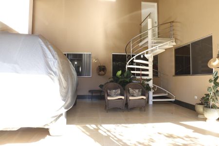 Casa à venda com 333m², 4 quartos e 5 vagasGaragem