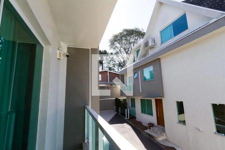 Casa de condomínio à venda com 164m², 4 quartos e 2 vagas Casa de condomínio à venda com 164m², 4 quartos e 2 vagasÁrea externa