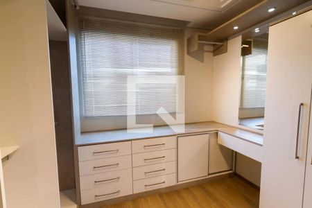 Casa de condomínio à venda com 164m², 4 quartos e 2 vagas Casa de condomínio à venda com 164m², 4 quartos e 2 vagasQuarto